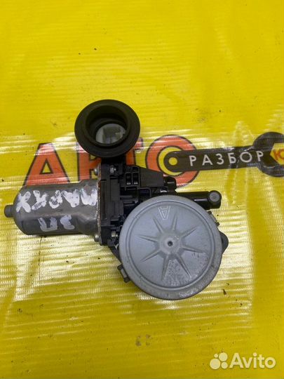 Мотор стеклоподъемника задний правый Toyota Mark X