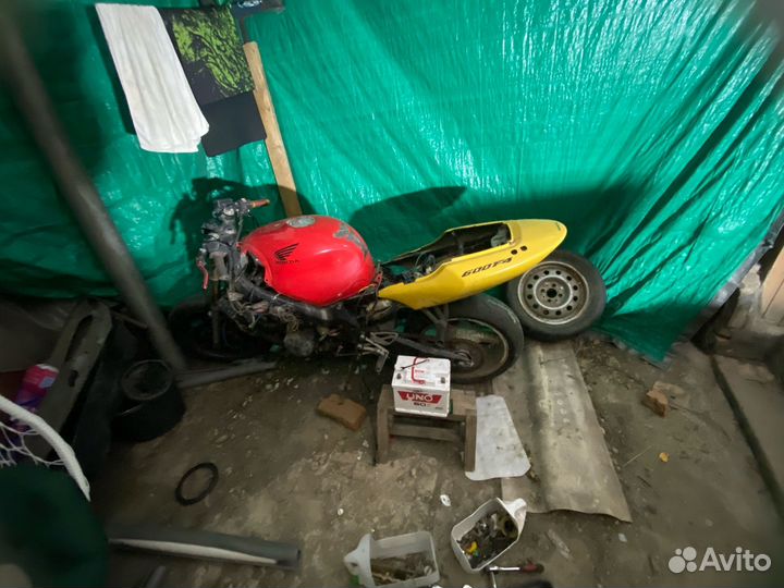 Honda cbr600f4