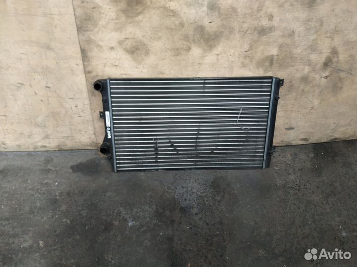 Радиатор основной Volkswagen Golf 6
