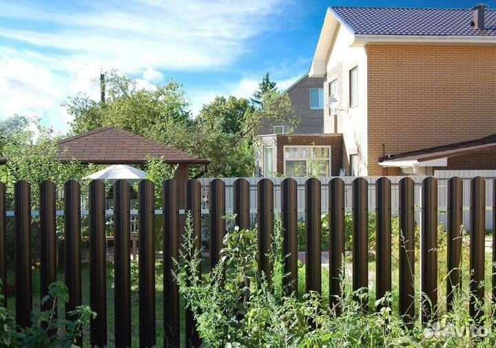 Забор из евроштакетника для дома под ключ