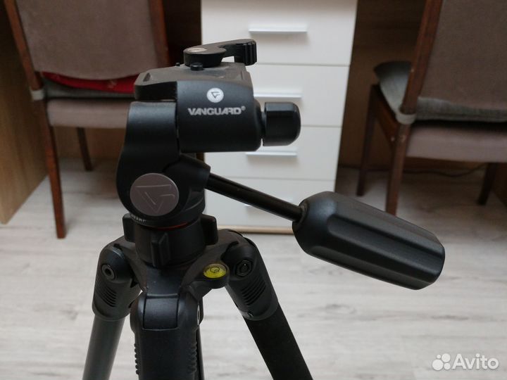 Штатив для фотоаппарата