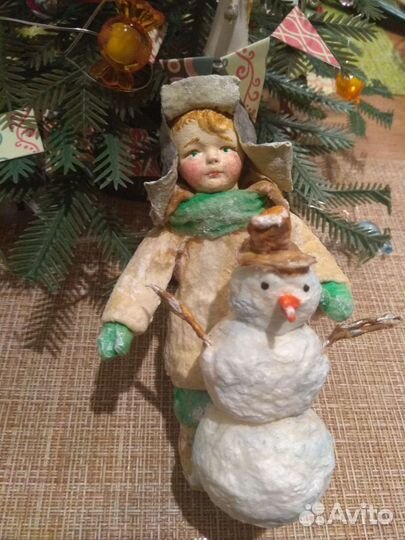 Ёлочная игрушка мальчик и снеговик