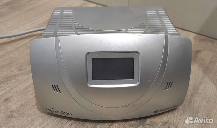 Стабилизатор напряжения Defender power 600