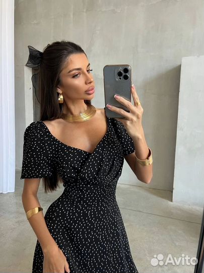 Вечернее платье в горошек