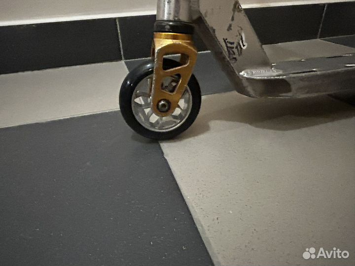 Трюковой самокат