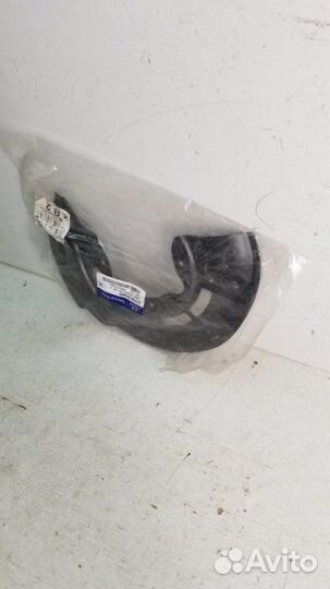 Пыльник тормозного диска левый Kia Sportage 4