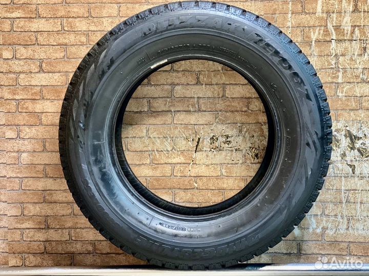 Bridgestone Blizzak Revo GZ 215/65 R16