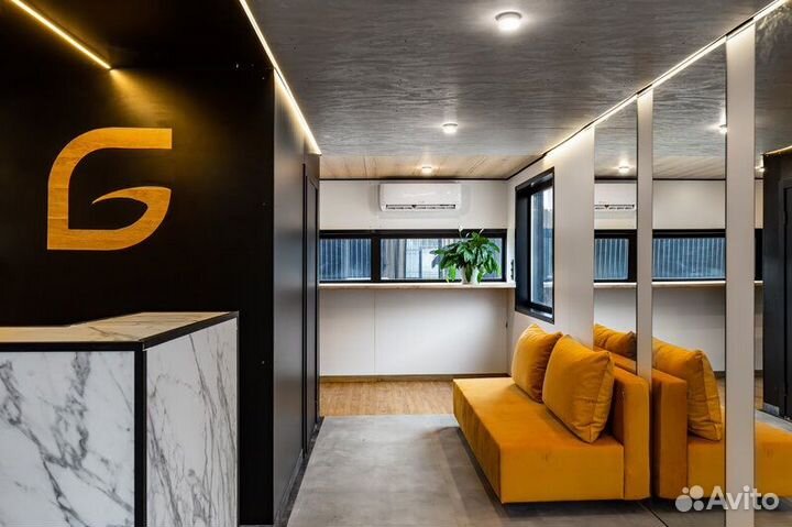 Старший администратор отеля