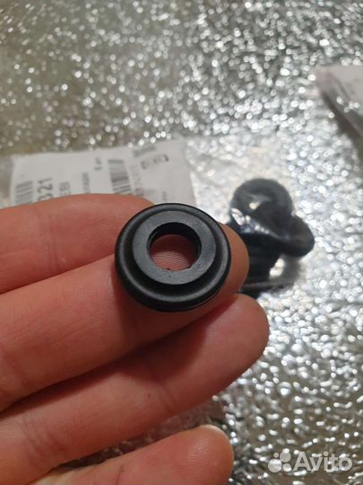 Втулка уплотнительная клапанной крышки BMW