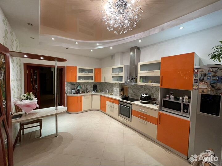 Кухонный гарнитур угловой