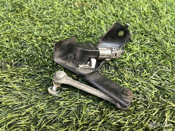 Датчик высоты дорожного просвета задний Honda Cr-V