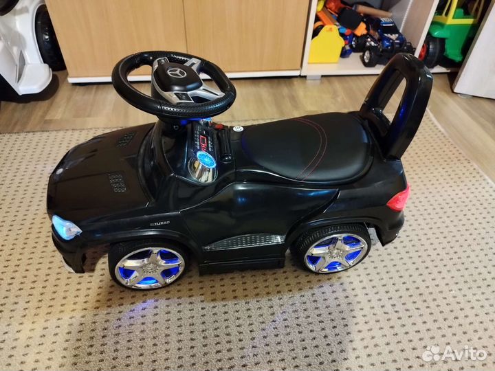 Машинка каталка, толокар, качалкаMercedes Benz