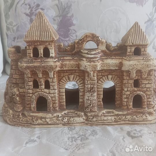 Замок для аквариума