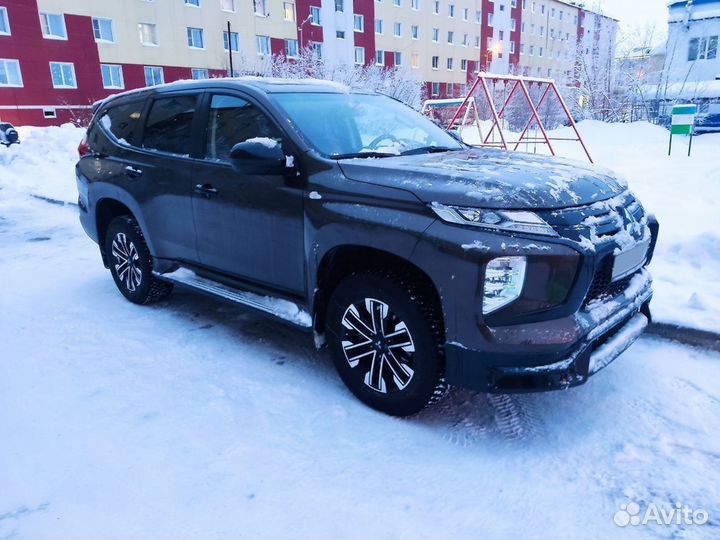 Mitsubishi Montero Sport 3.0 AT, 2022, 14 000 км