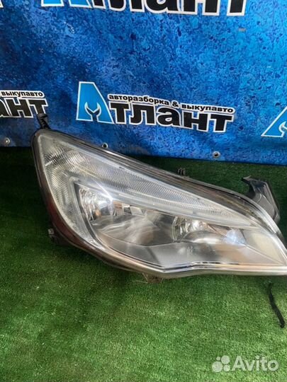 Фары Opel Astra J A14XER 2011