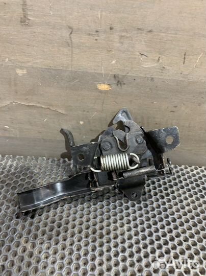 Замок капота Кайрон SsangYong Kyron