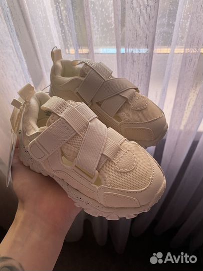 Кроссовки Zara