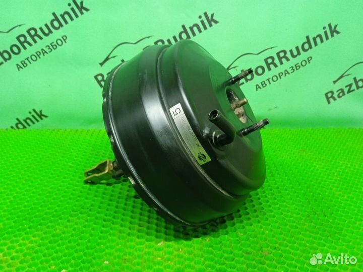 Усилитель тормозов вакуумный Nissan Sunny