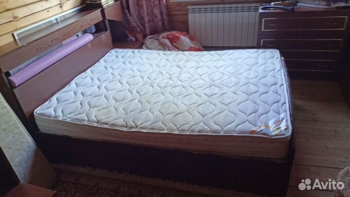 Кровать двухспальная с матрасом бу 140 200