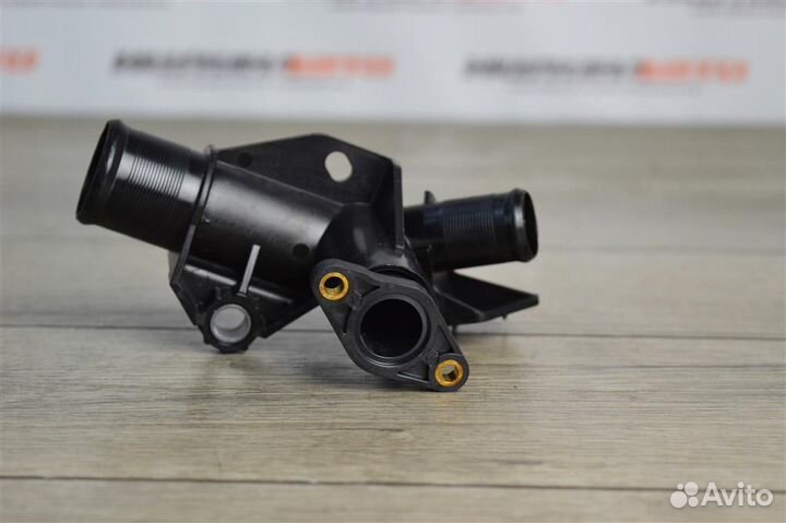 Фланец системы охлаждения citroen C4 (2)