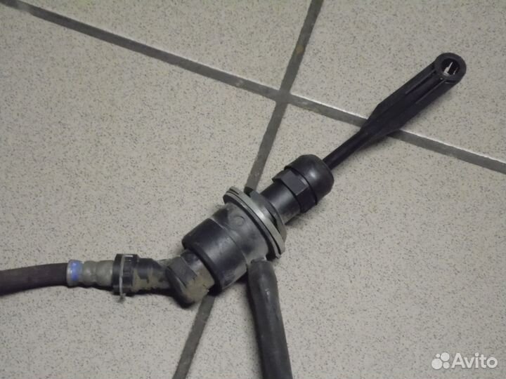 Главный цилиндр сцепления Рено Дастер