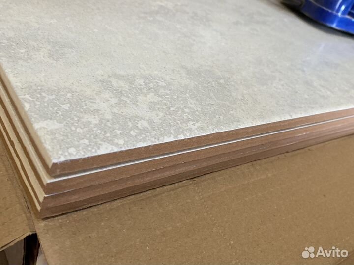 Керамическая плитка (коробка новая )