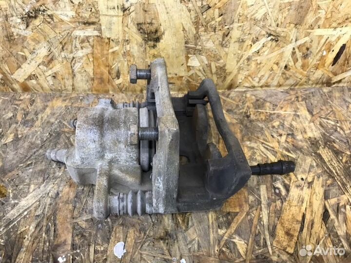 Суппорт передний правый Альмера Логан Ларгус К4М