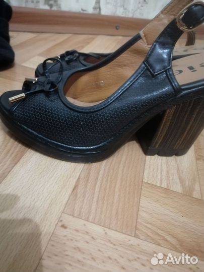 Туфли женские на широком каблуке 40 размер