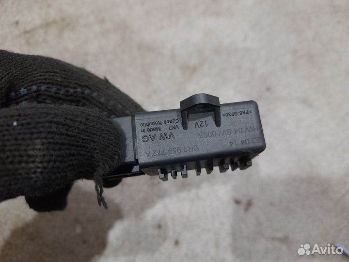 Реле подогрева сидений + фишка для Skoda Rapid