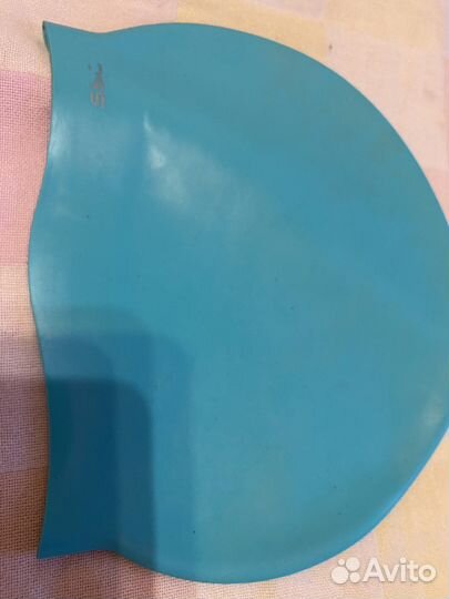 Очки и шапочка для плавания