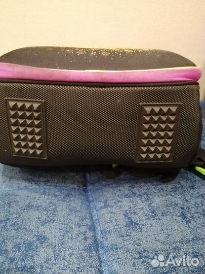 Школьный рюкзак с эргонамичной спинкой