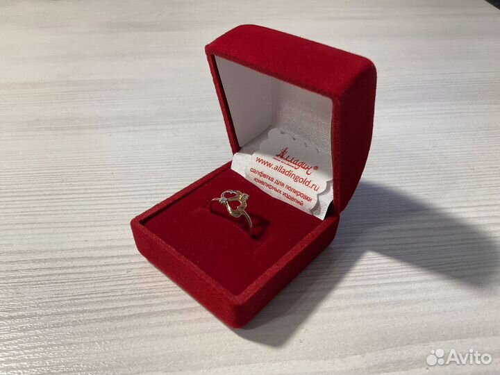 Подарочная коробка для кольца