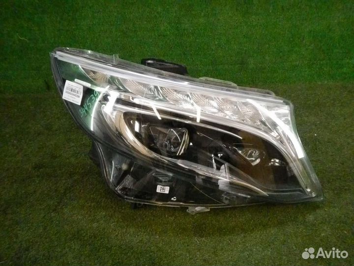Фара правая Mercedes-Benz V-Class/Vito/Viano