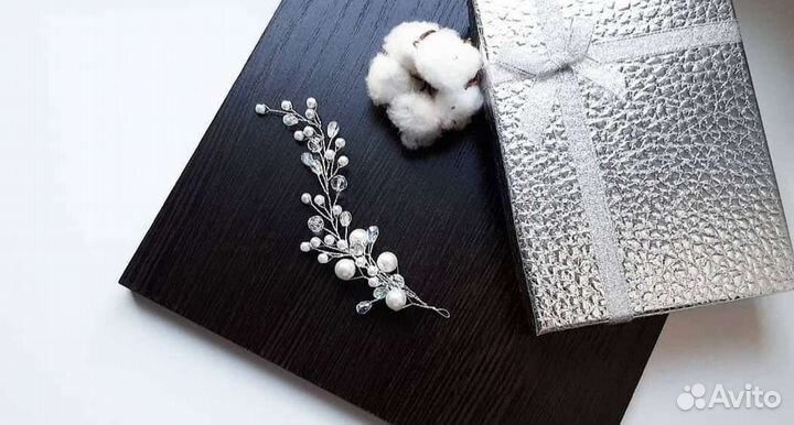 Веточка в прическу