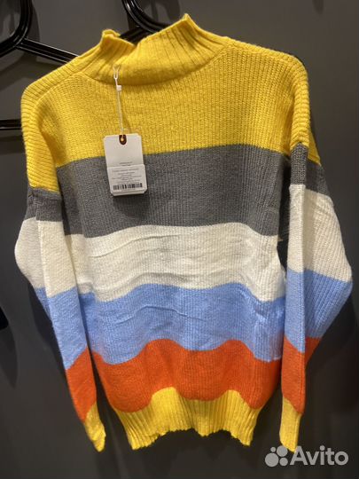 Свитер женский