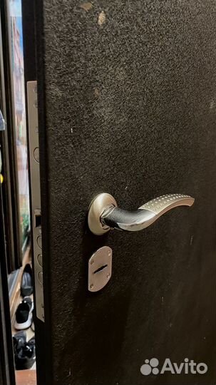 Дверь входная металлическая