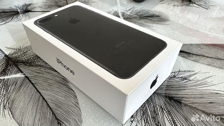 Коробка от iPhone 7 plus