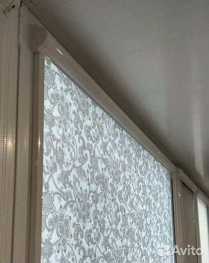 Рулонные шторы с направляющими