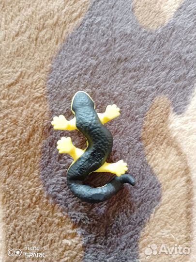 Игрушка ящерица