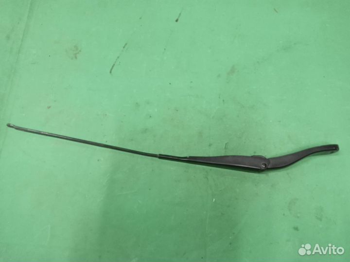 Renault Logan ll Поводок стеклоочистителя передний