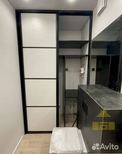 Шкаф с зеркалом