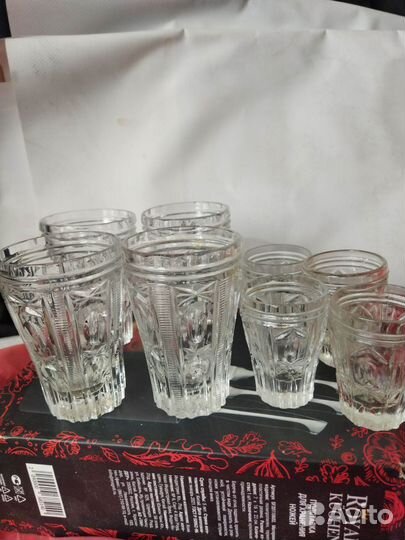 Хрустальные стаканы со стопками