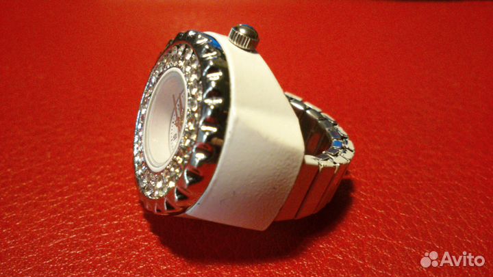 Часы кольцо