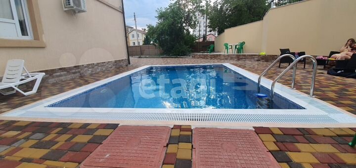 Дом 325 м² на участке 4,4 сот.