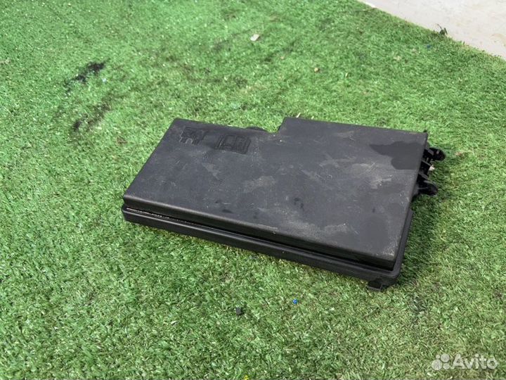 Крышка блока предохранителей Mazda 3 хетчбек Z6