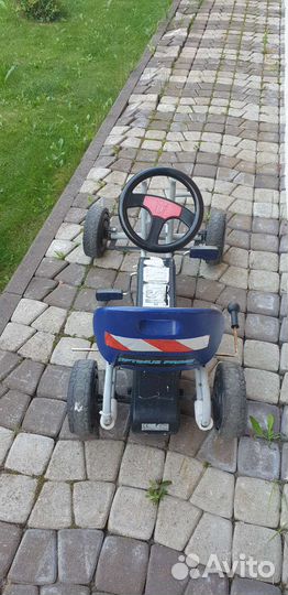 Детская педальная машина