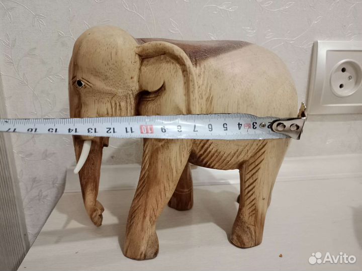 Статуэтка слона из дерева