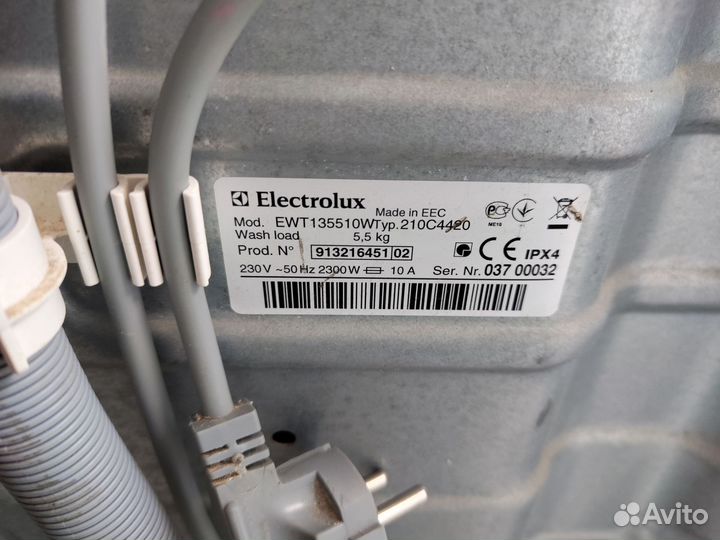 Electrolux с вертикальной загрузкой стиральная б/у