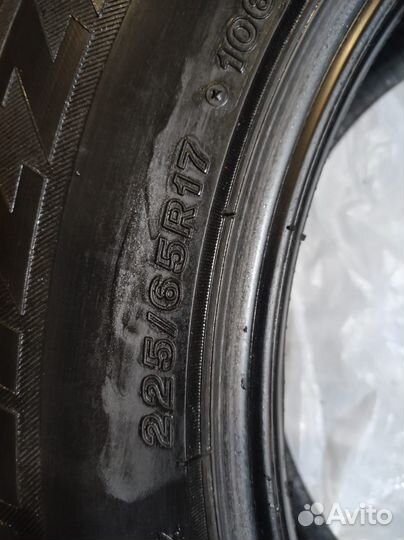 Bridgestone Blizzak Spike-01 225/65 R17 106T
