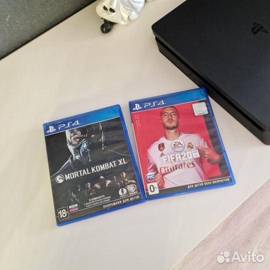 Ps4 slim 1TB / 12 Игр 2 джойстика с док.станцией